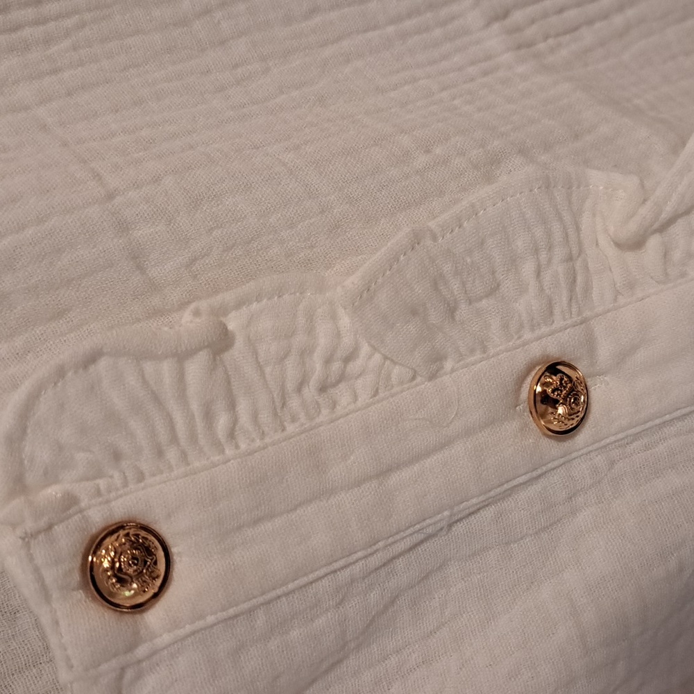 ♥️New White ruffle button top - Picture 7 of 8